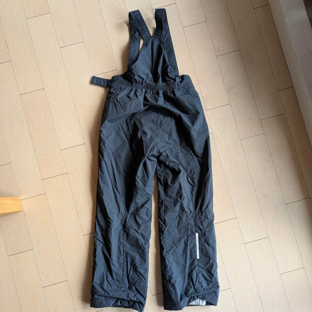 ゲレンデで見つけやすい！【DESCENTE】135→145子ども用スキーウェア