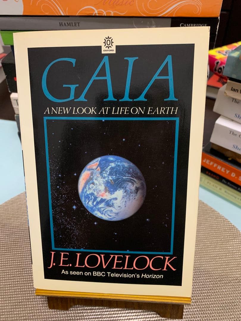 洋書 GAIA: A New Look at Life on Earth