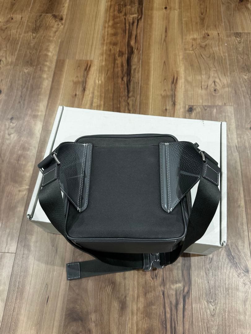 objcts.io ブラック ショルダーバッグ