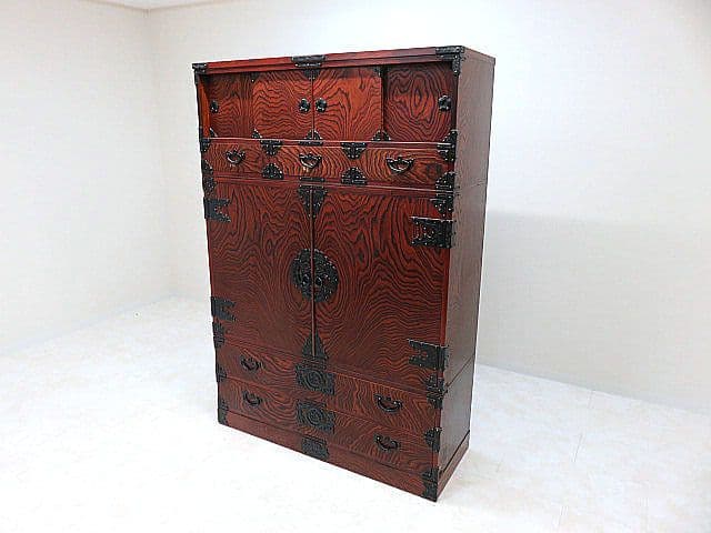 u*1様 伝統工芸 岩谷堂箪笥 欅材漆塗着物箪笥　 南部鉄金具/鍵付き/時代箪笥