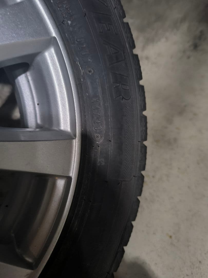 ［バリ溝]165/70R14ホイール付きスタッドレスタイヤ