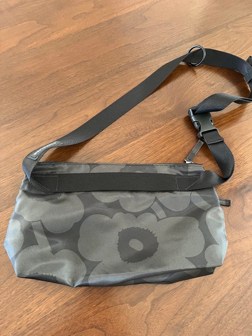 マリメッコ Unikko S ショルダーバッグ