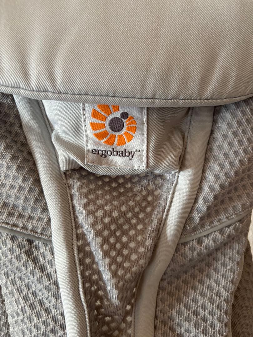 ergobaby 抱っこ紐 グレー メッシュ　保証書付き