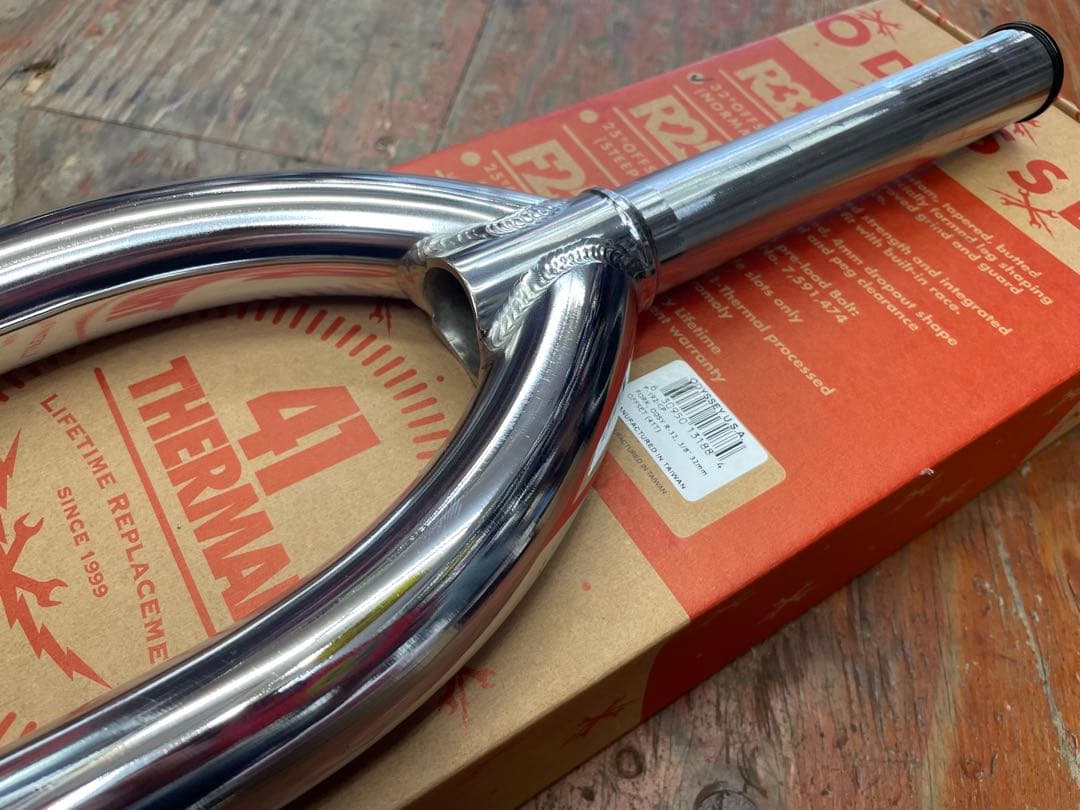 ODYSSEY R32 フォーク Chrome