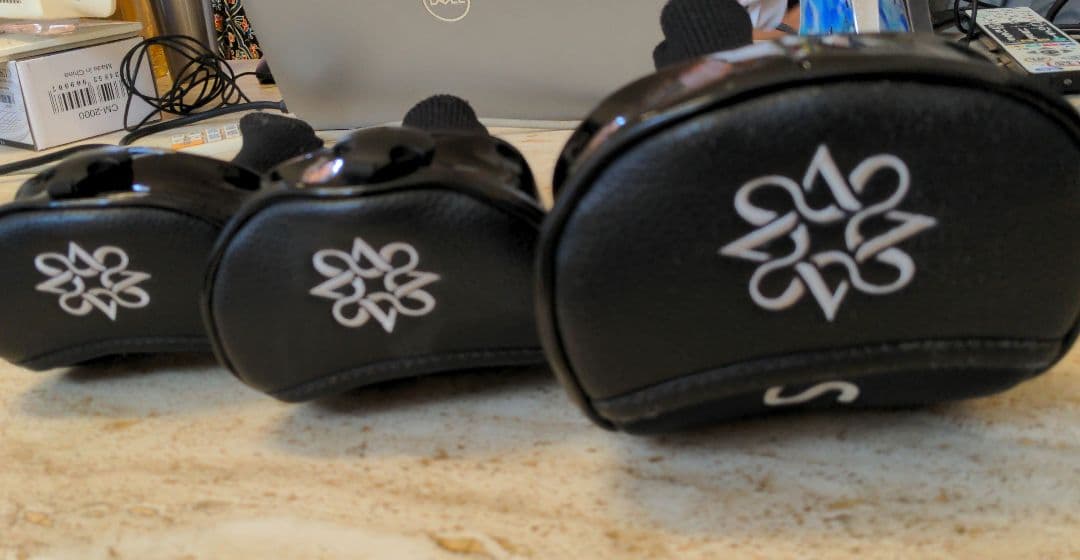 SANDREWS キャディバッグ 　ブラックエナメルと　　　 ヘッドカバーセット