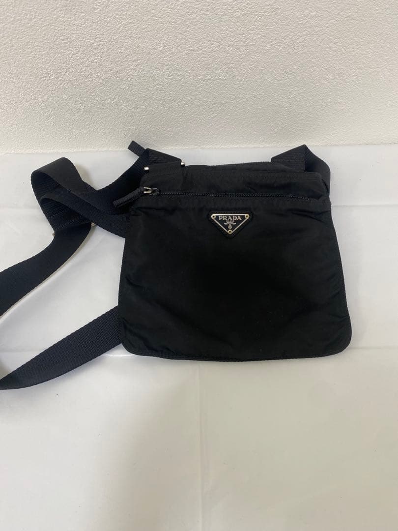 PRADA プラダ ナイロン ショルダーバッグ ブラック 三角ロゴ 斜め掛け