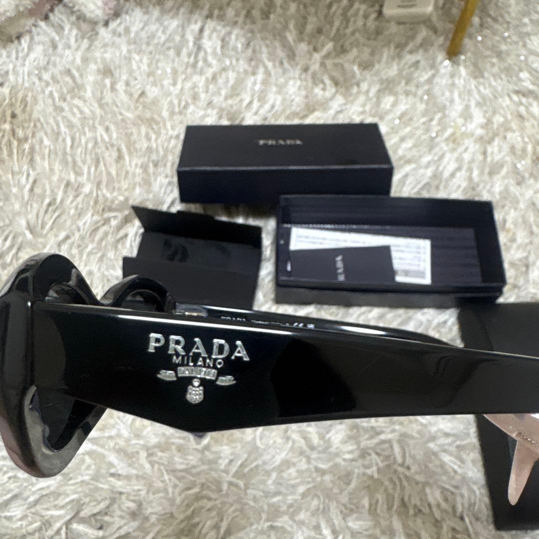 PRADA シンボル サングラス ブラック