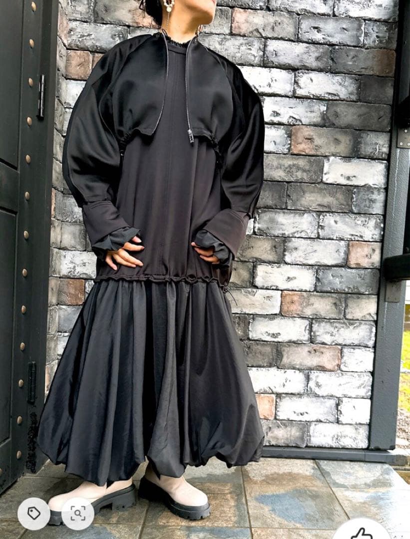 アンスリード　ドローストリングバルーンワンピース　ブラック