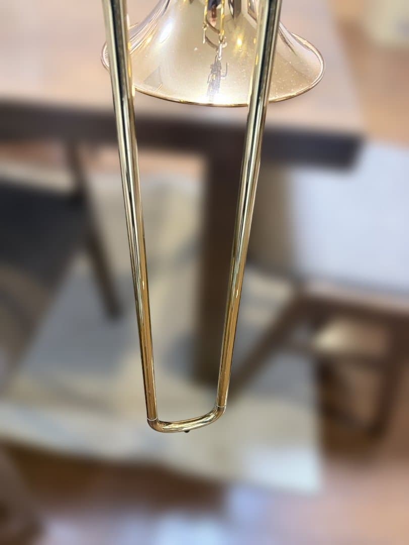 金色 バストロンボーン マウスピース付き