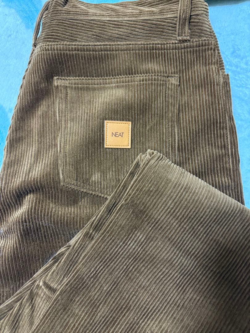 NEAT チノ　コーデュロイ