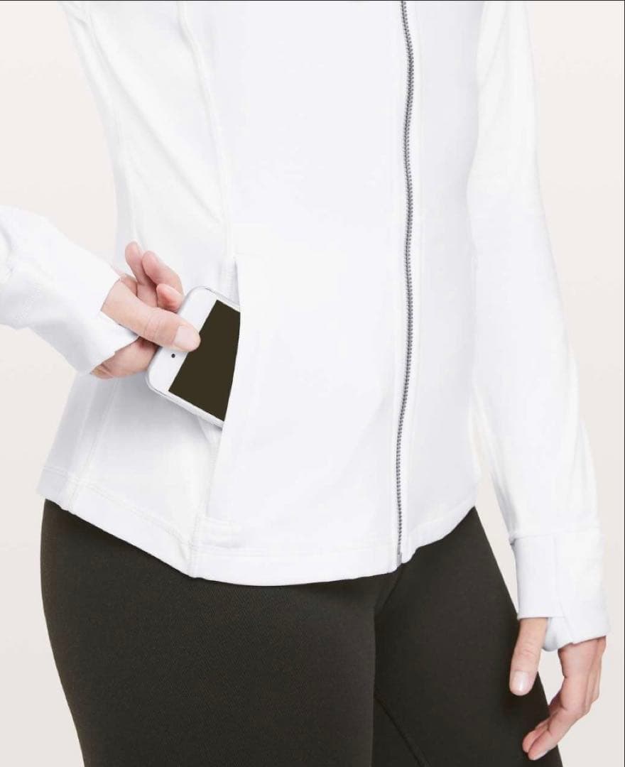 ルルレモン　nulu フード付きDefine Jacket 10