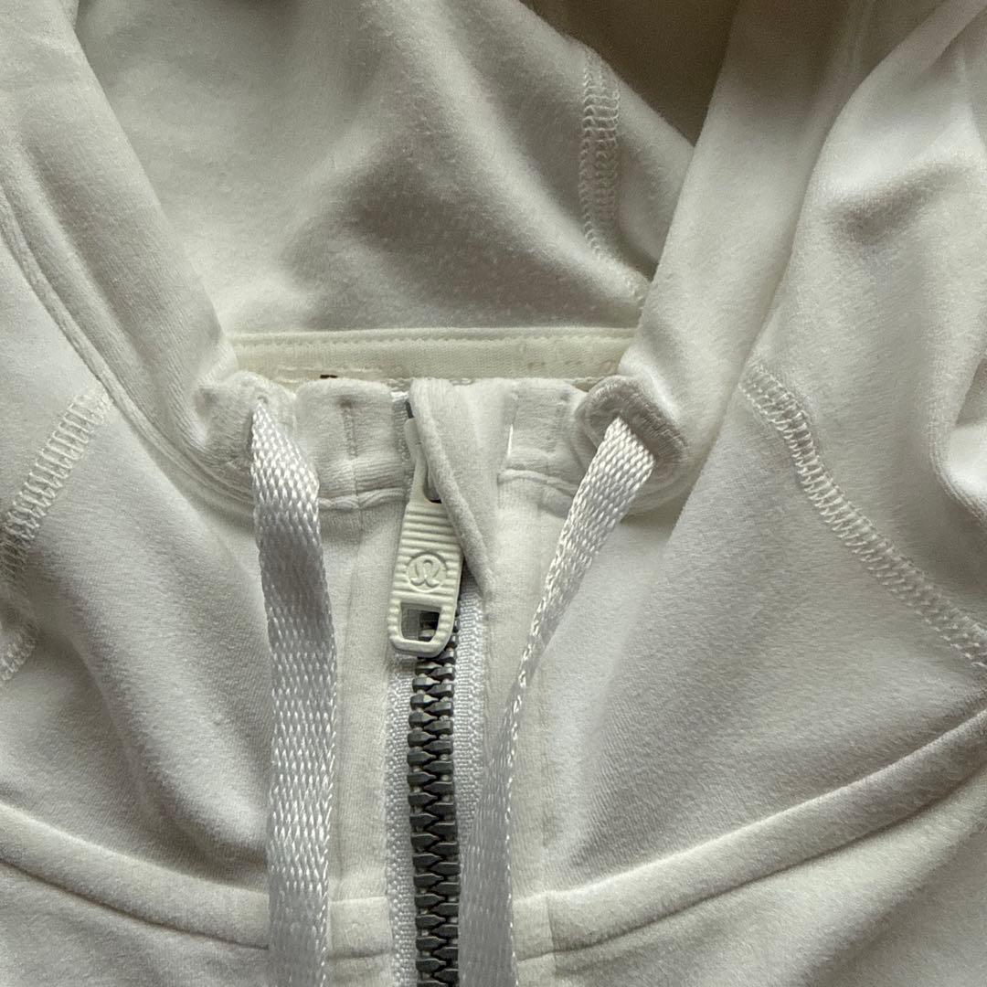 ルルレモン　nulu フード付きDefine Jacket 10