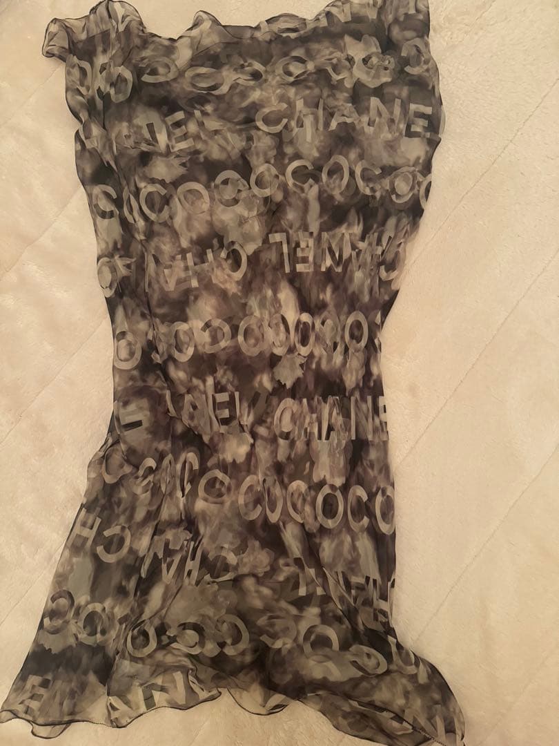 シャネル　シルクロゴストール付きキャミソール