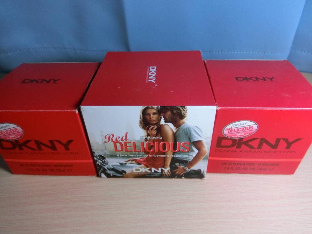 30ml2個と50ml1個計3個未使用 香水 ダナキャラン レッドデリシャス