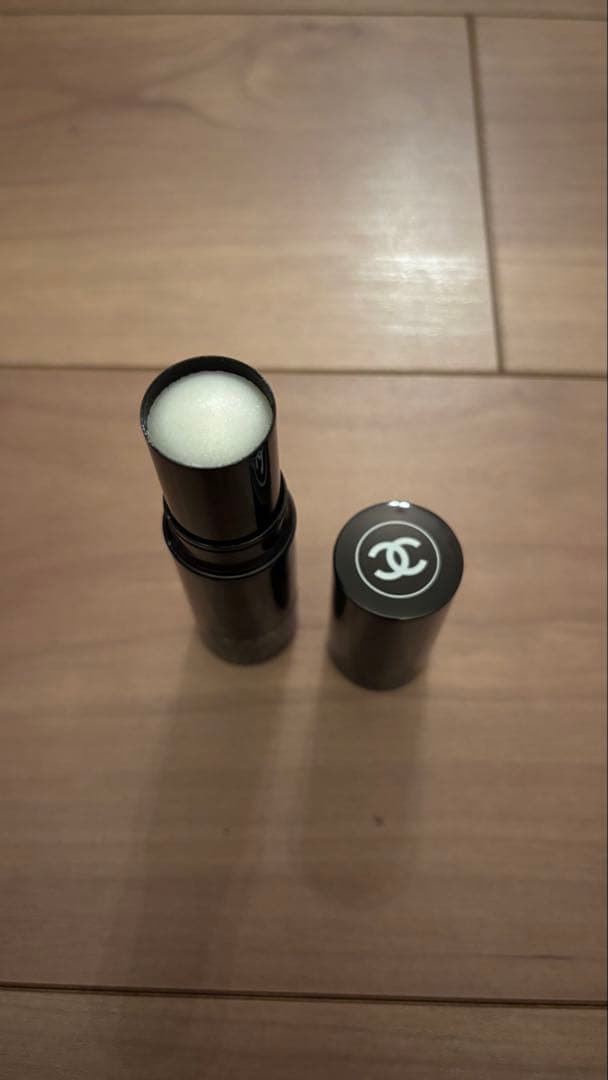 未使用！CHANEL ボーム エッサンシエル ハイライトスティック