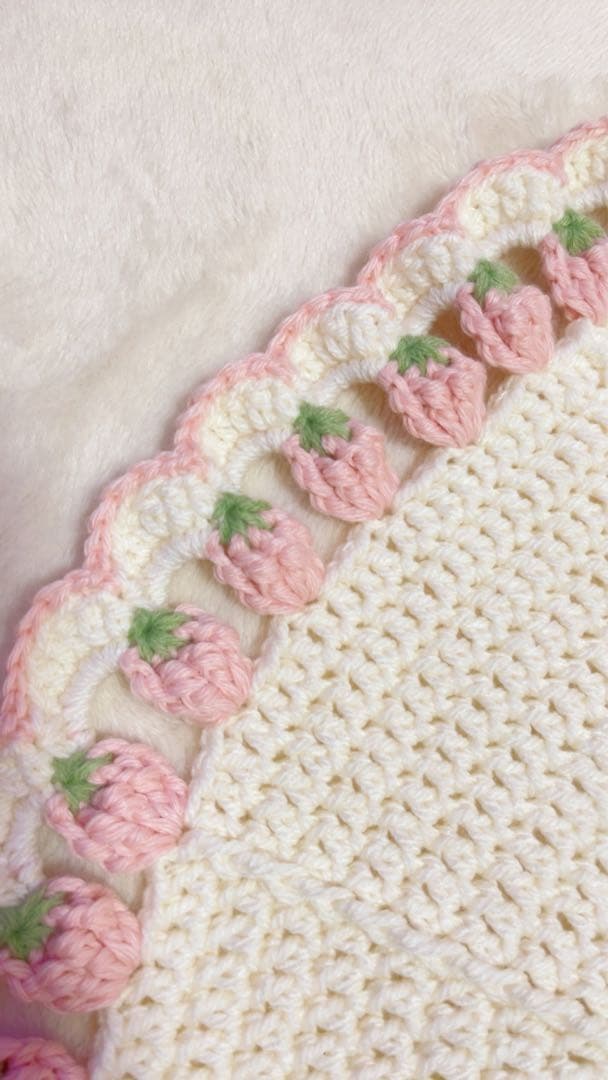 いちご畑ブランケット　ブーケブランケット　モチーフ編み インテリア
