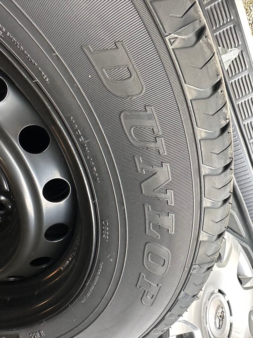 ハイエース200系純正タイヤホイール195/80R15 ダンロップ
