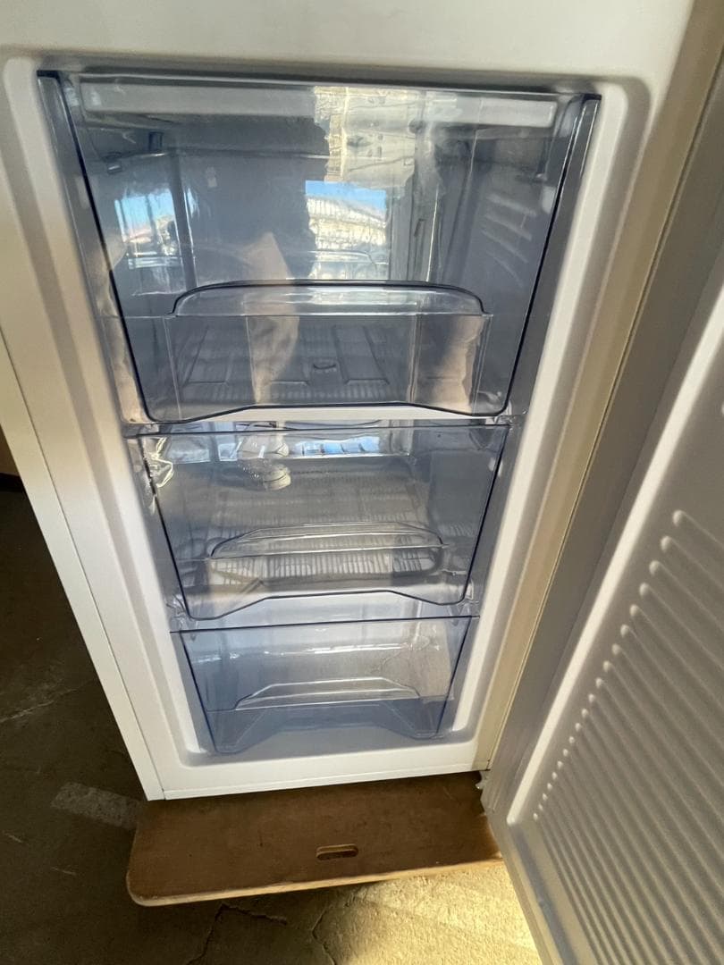 アイリスオーヤマ　冷凍庫　60L　IUSD-6A-W　2020年製