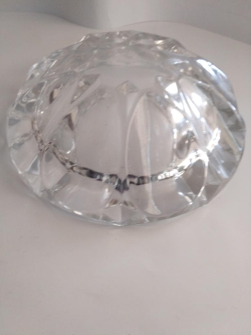 希少 昭和 レトロ 保谷クリスタル  クリスタルガラス 灰皿 香炉 です。