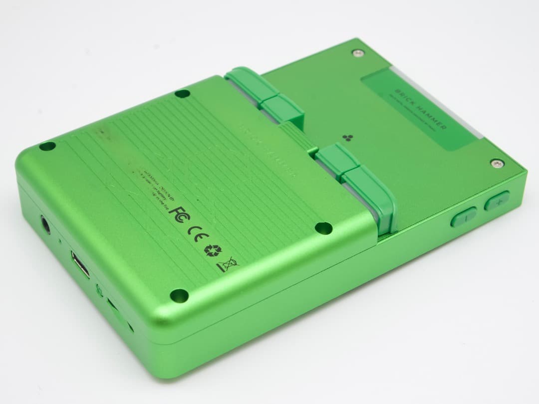 ＊TRIMUI BRICK HAMMER GREEN（MicroSDカードなし）