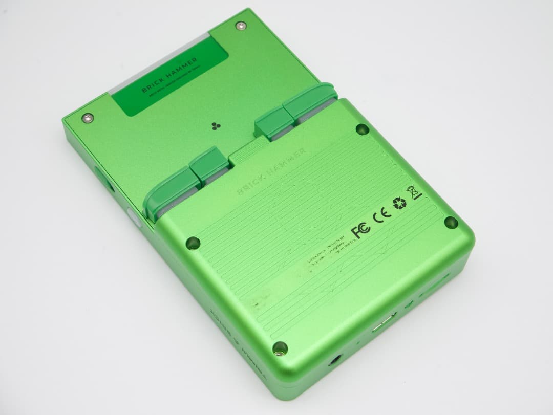 ＊TRIMUI BRICK HAMMER GREEN（MicroSDカードなし）