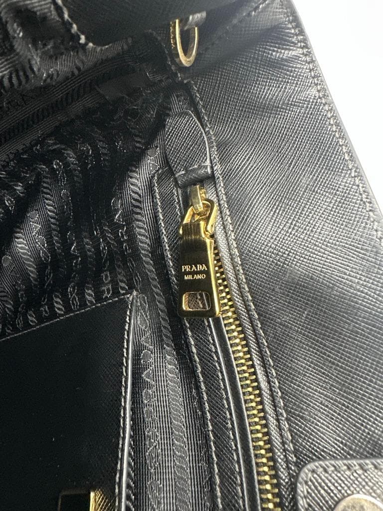 【極美品】プラダ サフィアーノ ガレリア 2WAYハンドバッグ レザー ブラック