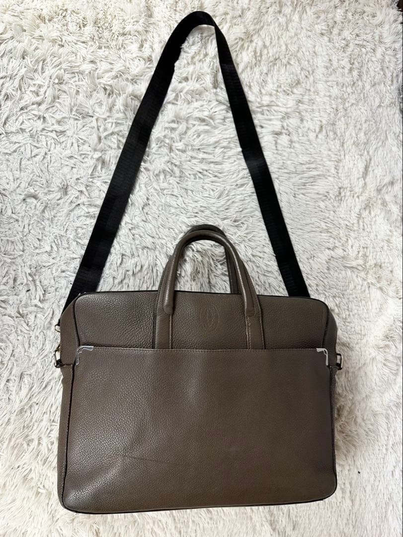 A4 美品 カルティエ レザー ビジネスバッグ エンボス ロゴ型押し グレージュ