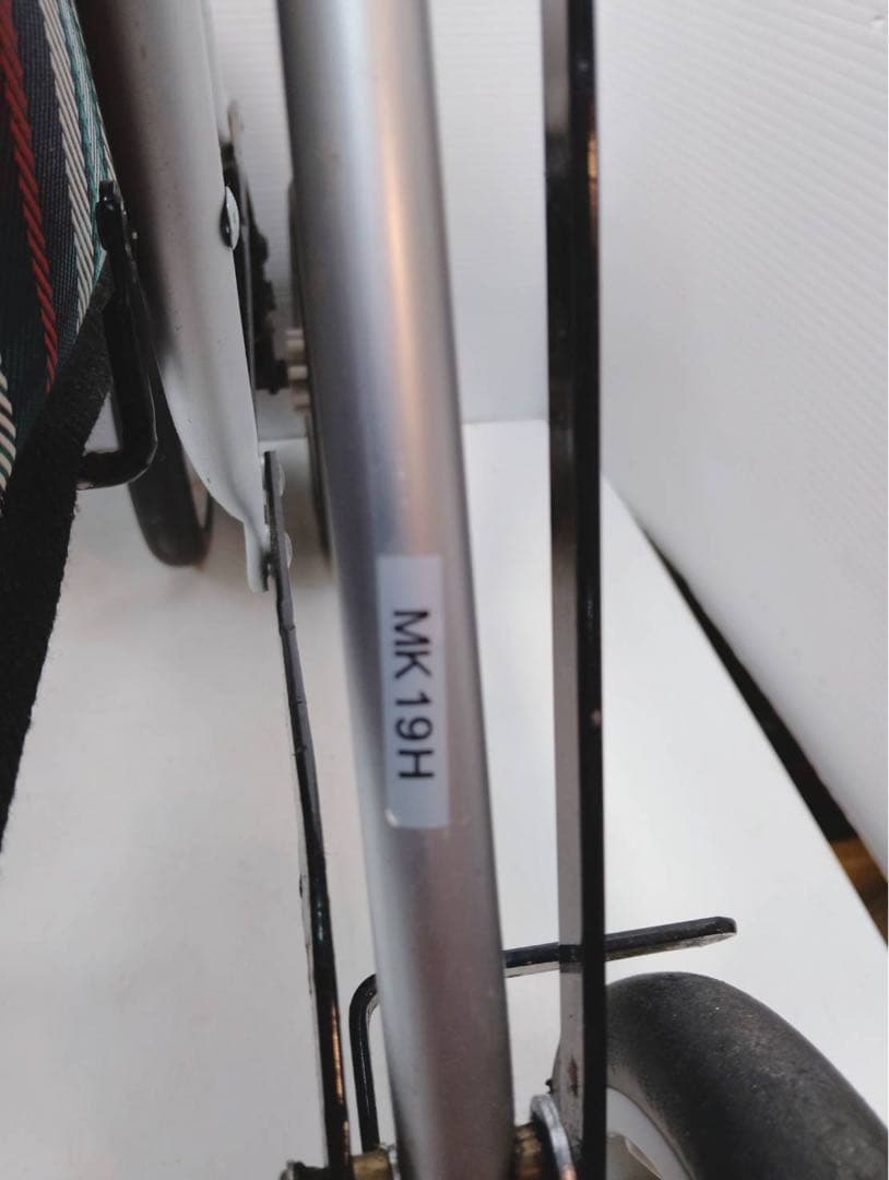 G2097 ichigo ichie 軽量アルミ製 歩行補助車 座面付き