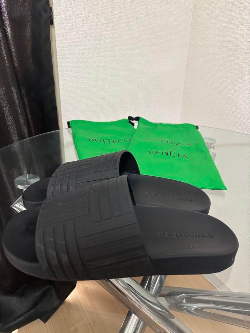 BOTTEGA VENETA ブラックサンダル 収納袋付き　箱無し