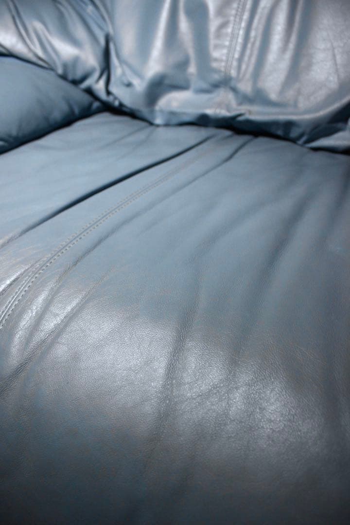 首都圏送無料〜30万マーニー　本革　一流クラシカルソファのある暮らし　ソファ