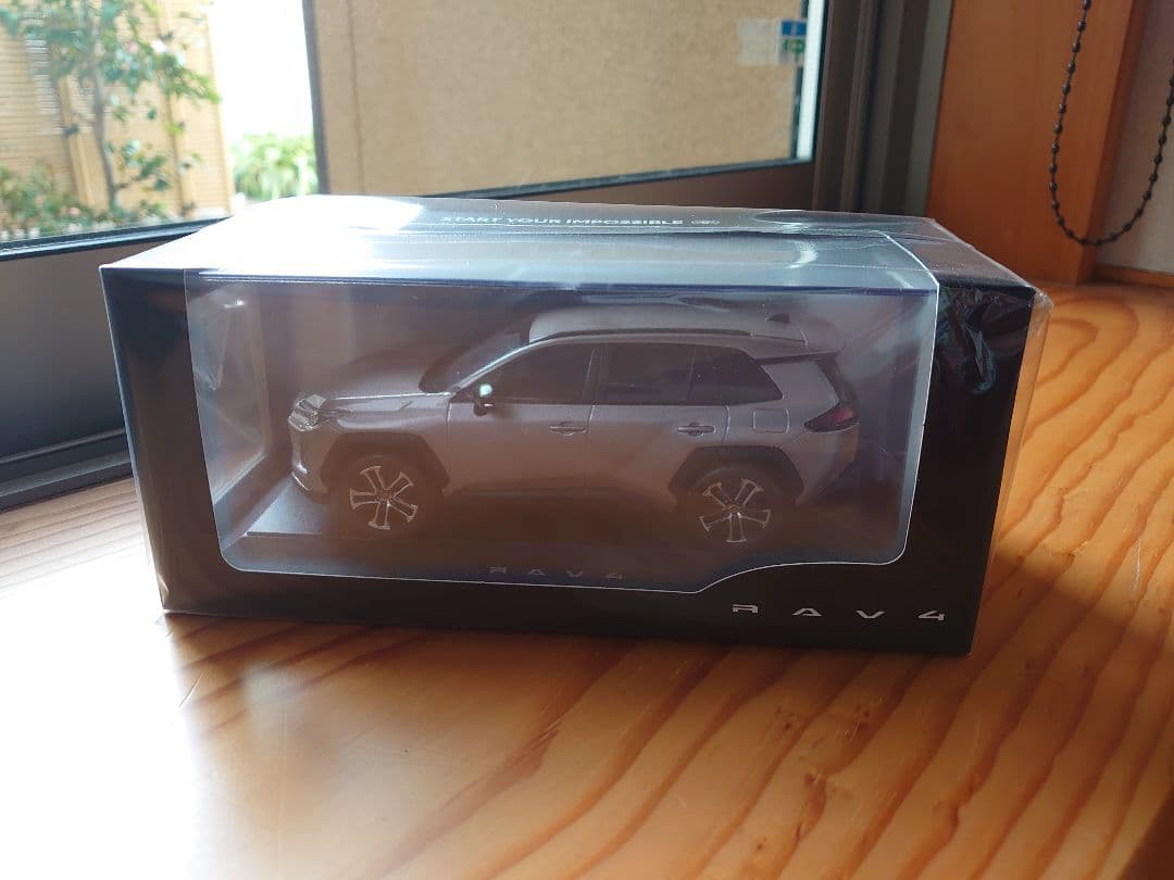 新型RAV4　Zハイブリッド　CORE　アバンギャルドブロンズメタリック