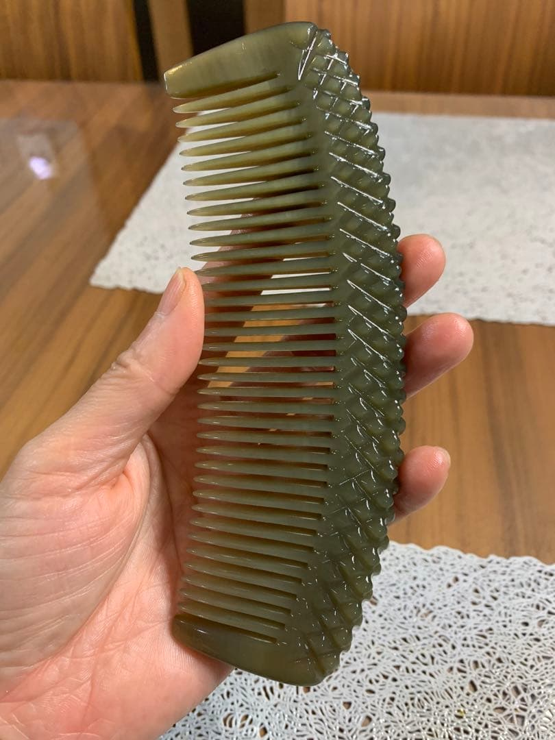 D-085高級　天然水牛角　希少高品質　頭皮マッサージ櫛くし　かっさプレート両用