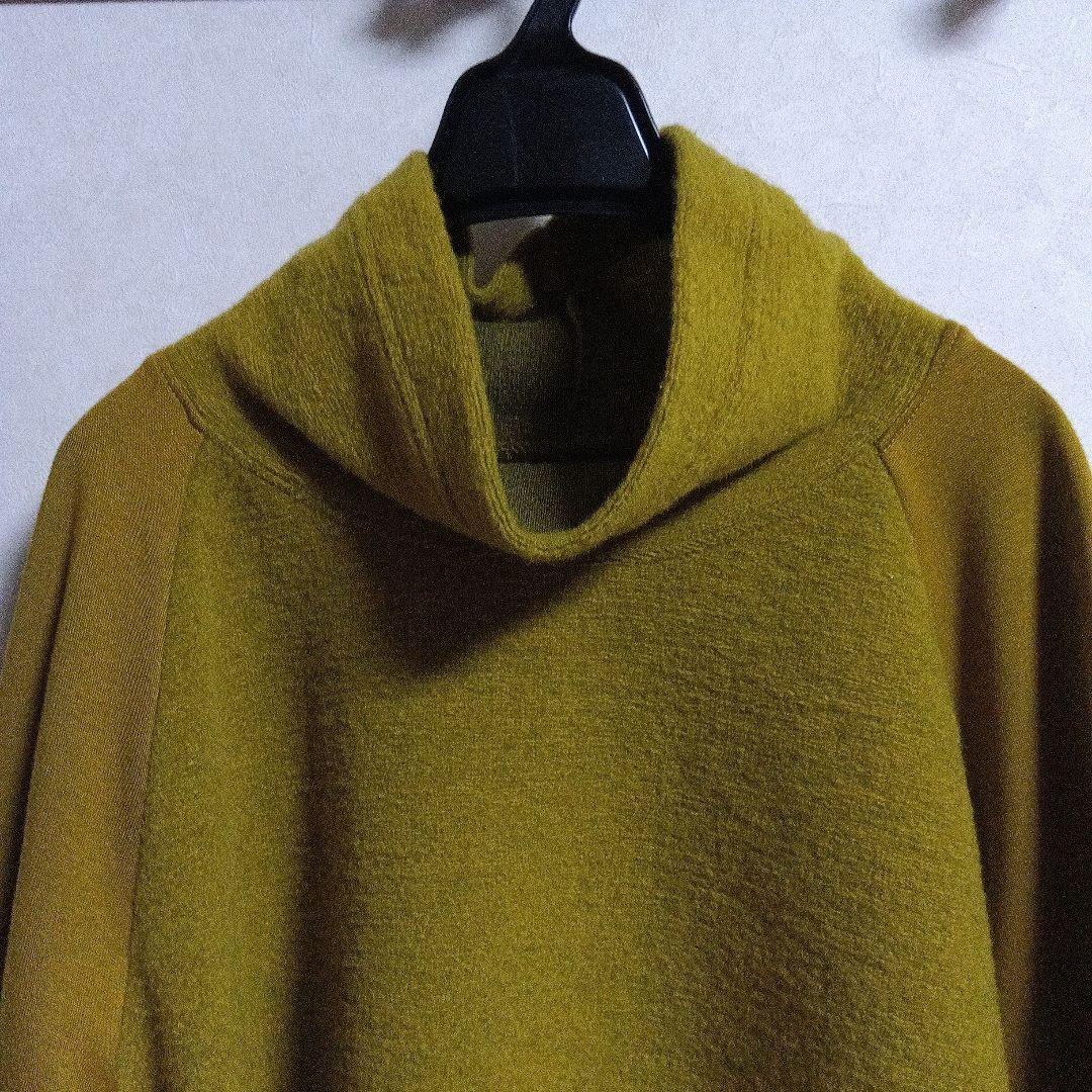 オリーブグリーン長袖カットソー