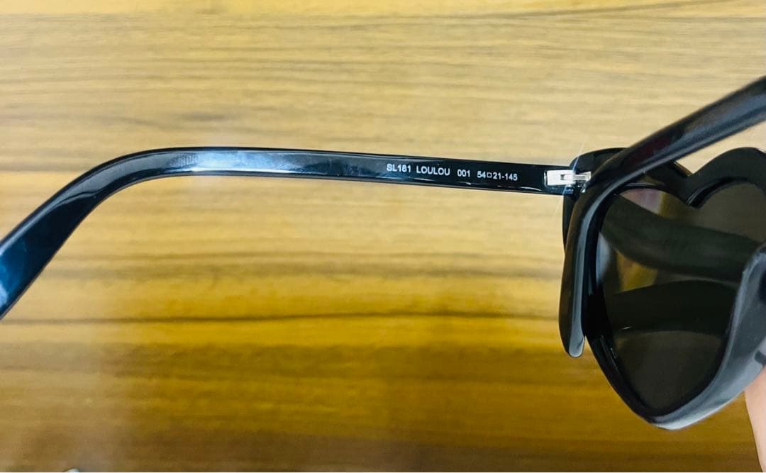 SAINT LAURENT ハート型サングラス ケース付き