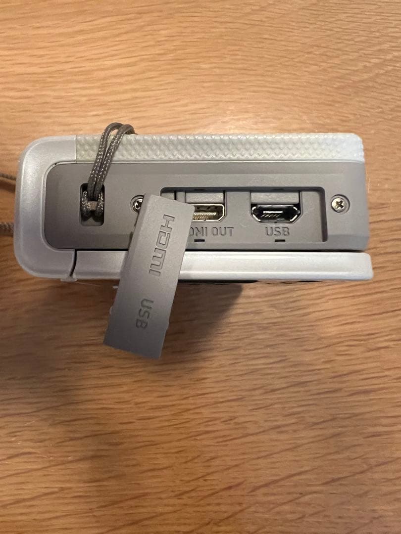 極美品CASIO EXILIM EX-ZR50 白 自撮り Wi-Fi デジカメ