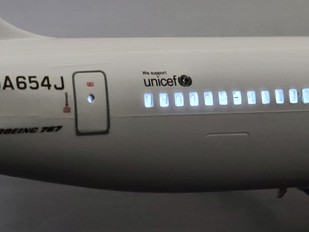 JAL 767-300ER LEDモデル完成品