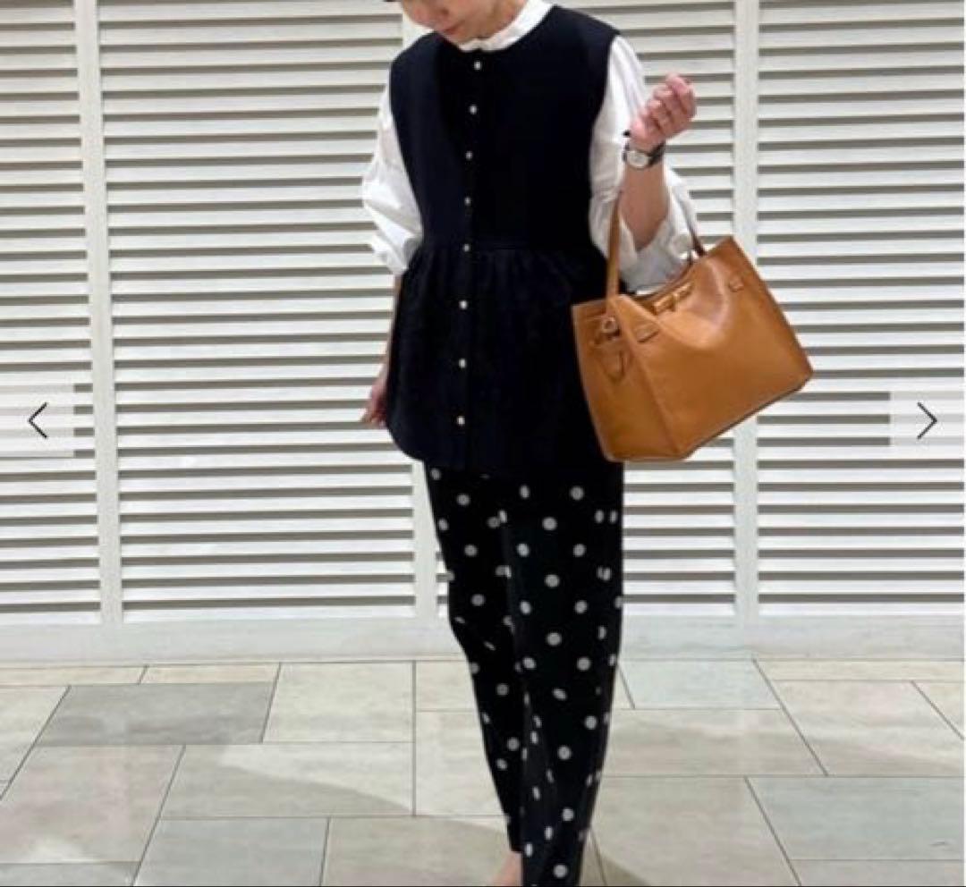 ノーリーズNOLLEY'S ネイビー レース付きペプラム ベスト