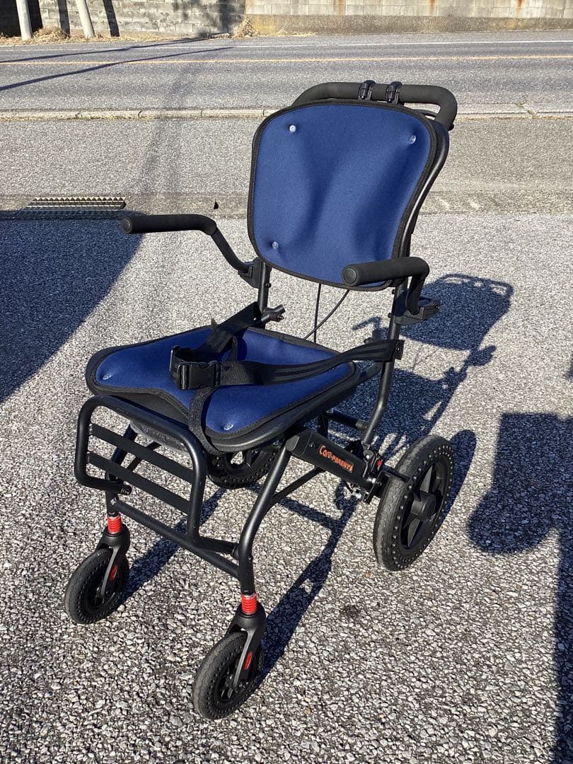 S4 千葉県鴨川　美品　折りたたみ介助用車椅子 Care Parents