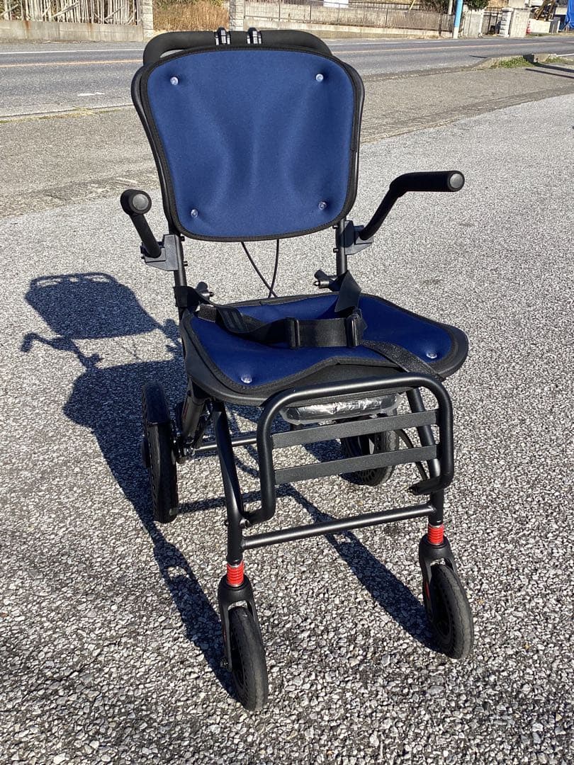 S4 千葉県鴨川　美品　折りたたみ介助用車椅子 Care Parents