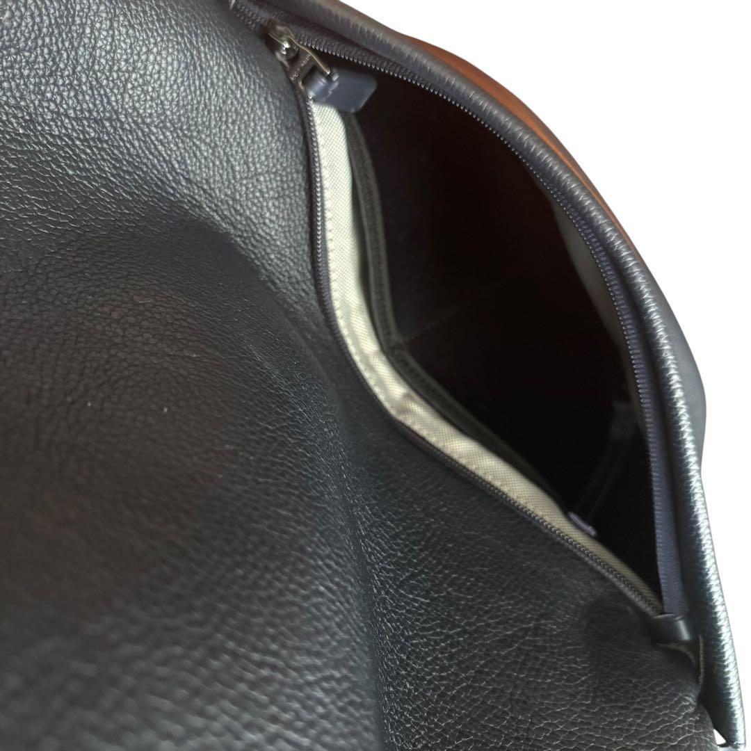 COLE HAAN コールハーン　本革　リュック 黒 大容量 通勤　バックパック