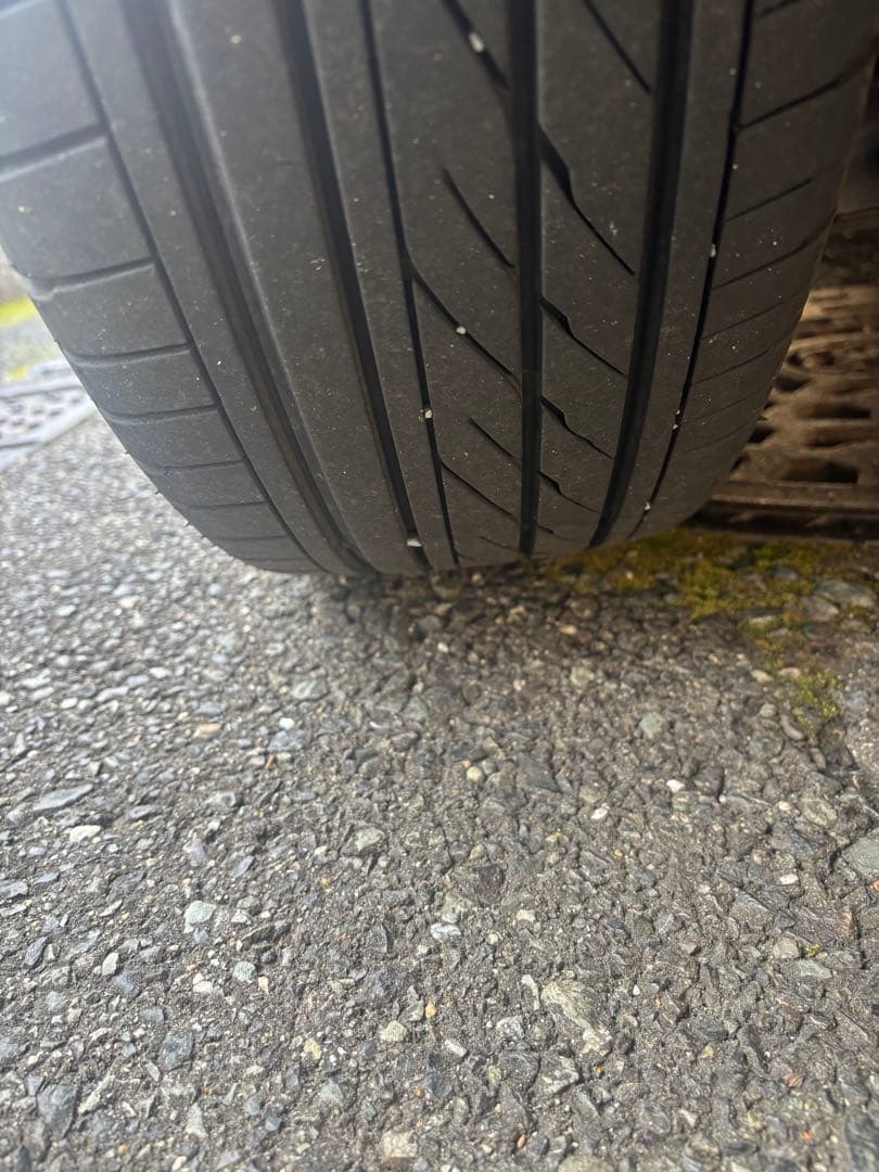 ハイエース16インチ215/65ホワイトレター