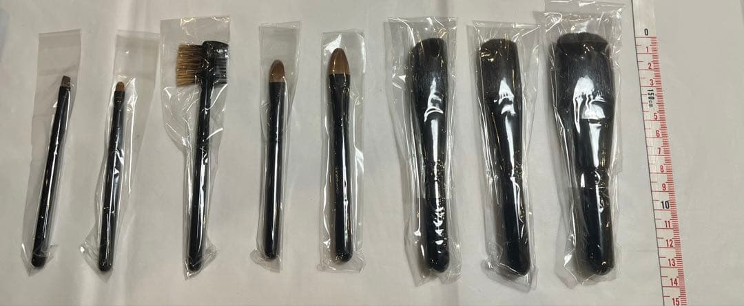 ス*イ様 熊野筆 極上品質 化粧筆8本セット ブラシ専用ケース付属 天然木桐箱付