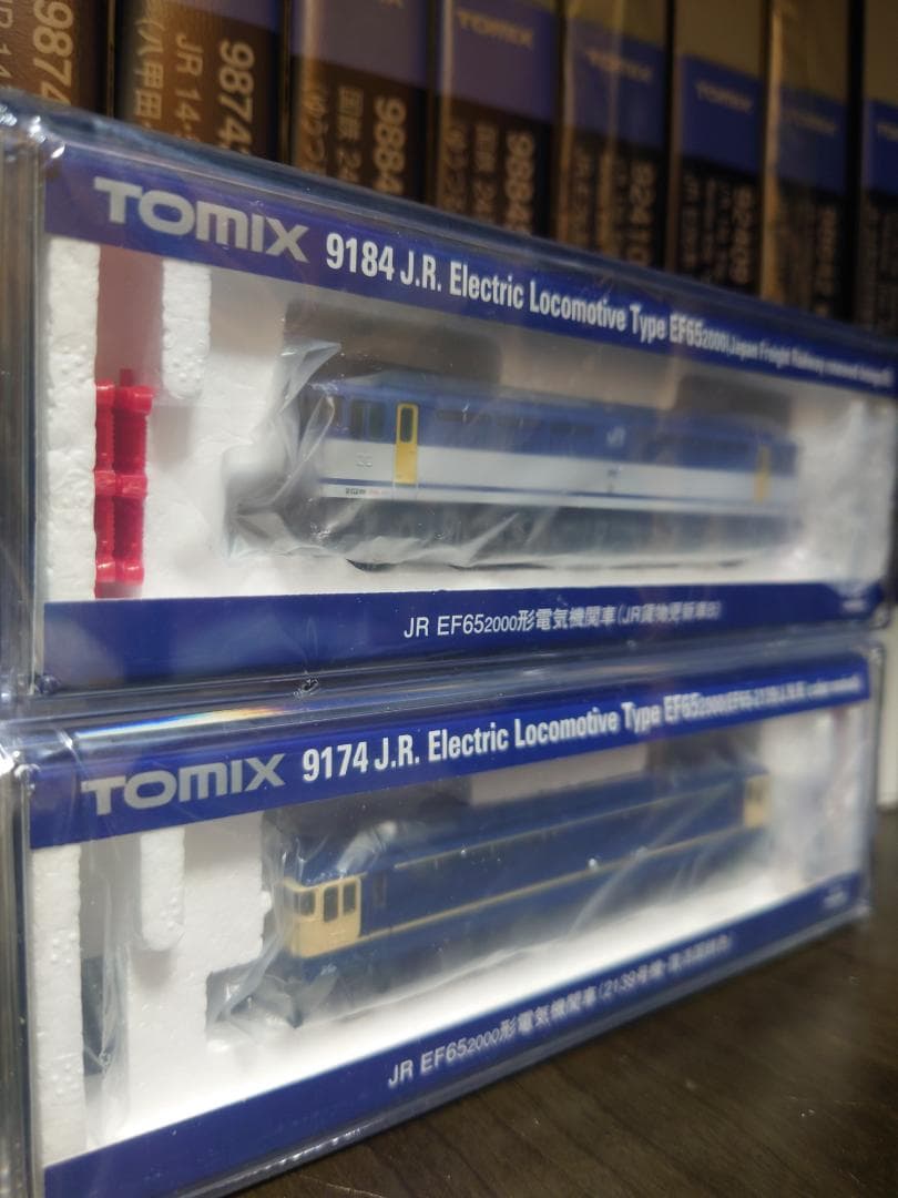 トミックス9184 と9174 EF652000貨物色と復活国鉄色セット