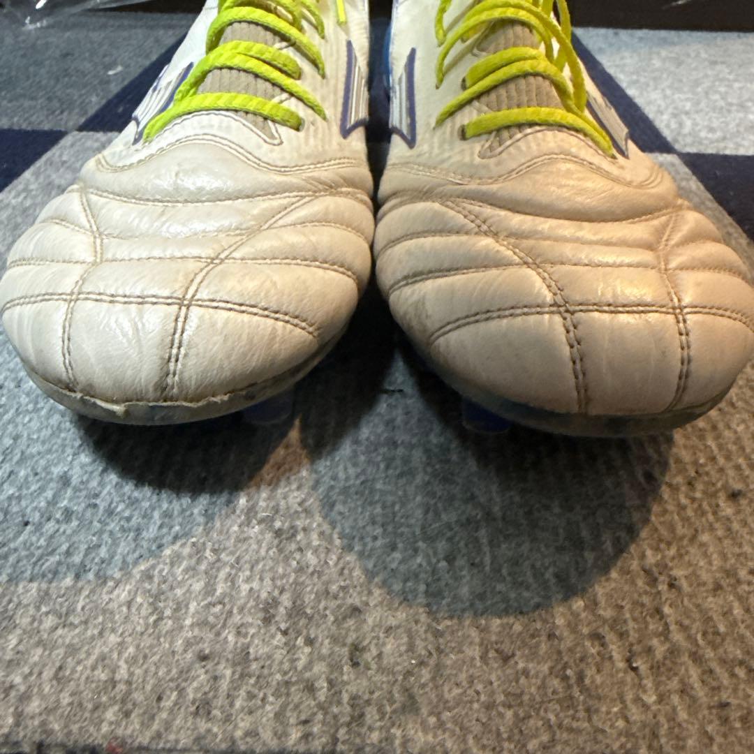 MIZUNO モレリアネオ4ベータ　限定カラー