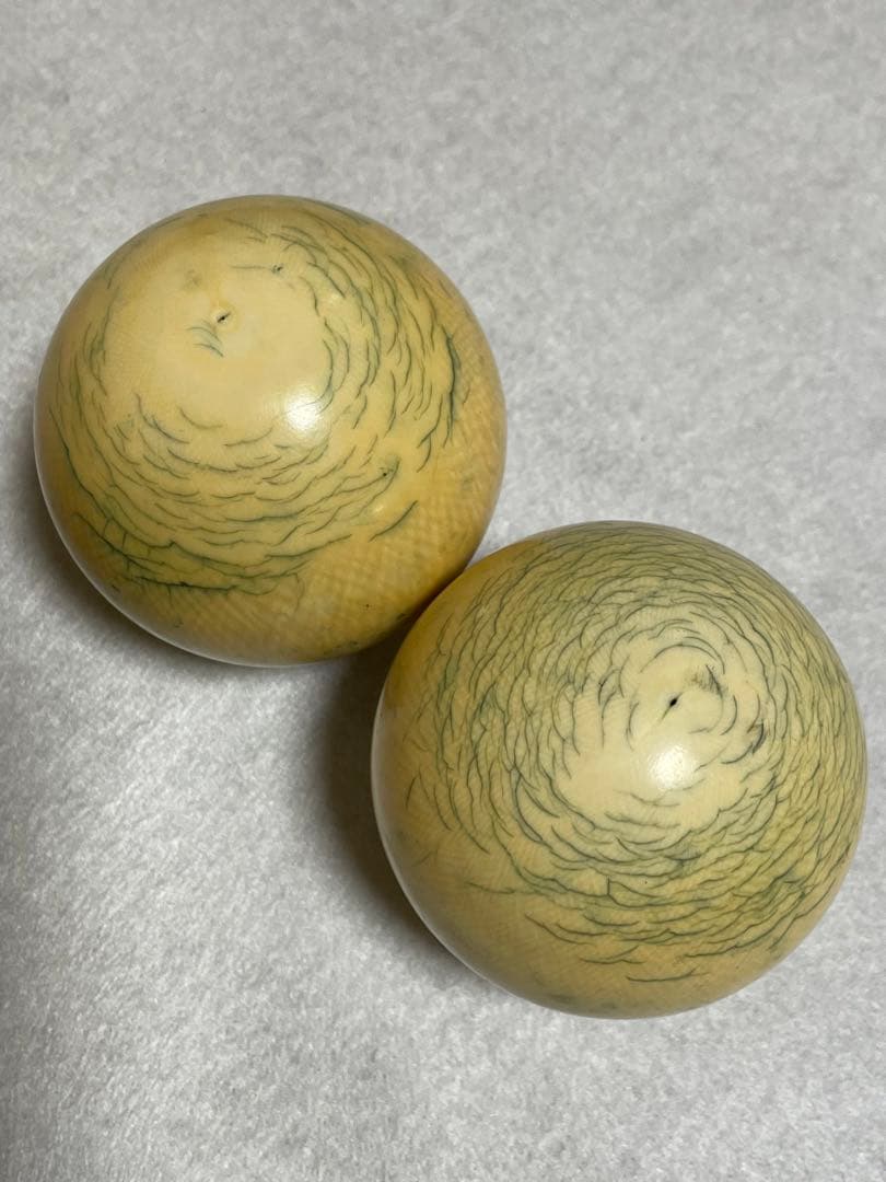 ビリヤード球　象牙風 赤白×4個 直径約6cm 重さ約966g 当時物