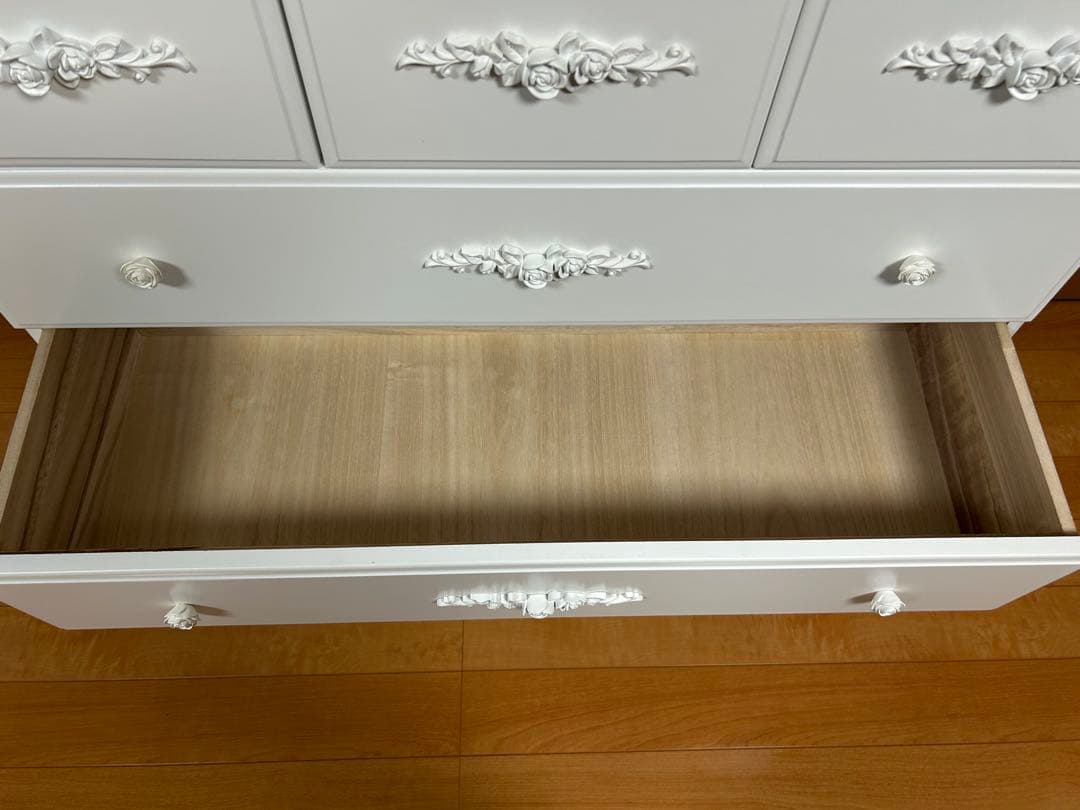 ロココ調　猫脚　薔薇　ホワイトインテリア　アンティーク　4段　キャビネット