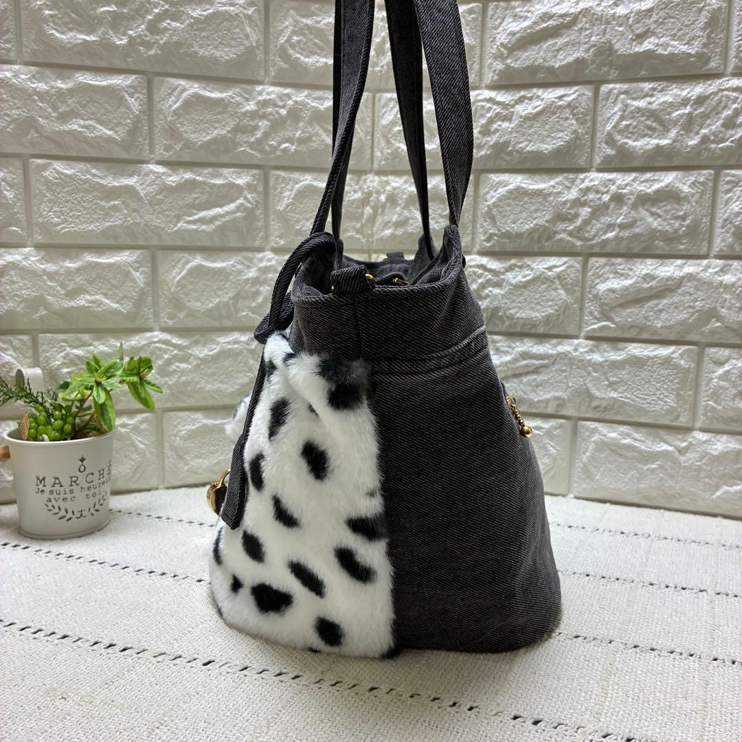 デニムリメイク　ハートのキーロック付きキューブバック　ダルメシアン柄ファー底横長