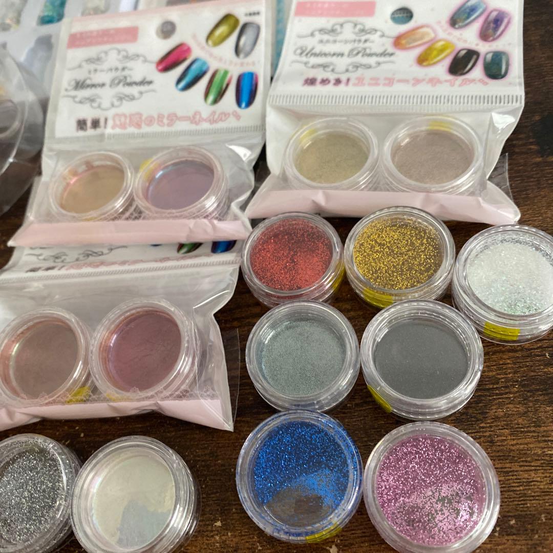 人気！FOLICA ネイルアートセット　セルフネイル　ネイルセット　パーツあり！