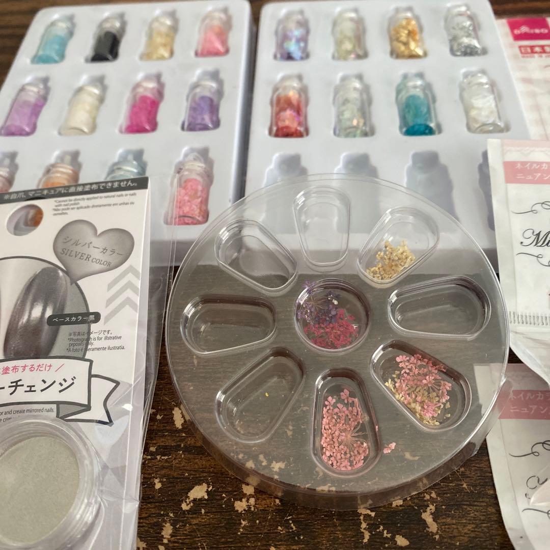 人気！FOLICA ネイルアートセット　セルフネイル　ネイルセット　パーツあり！