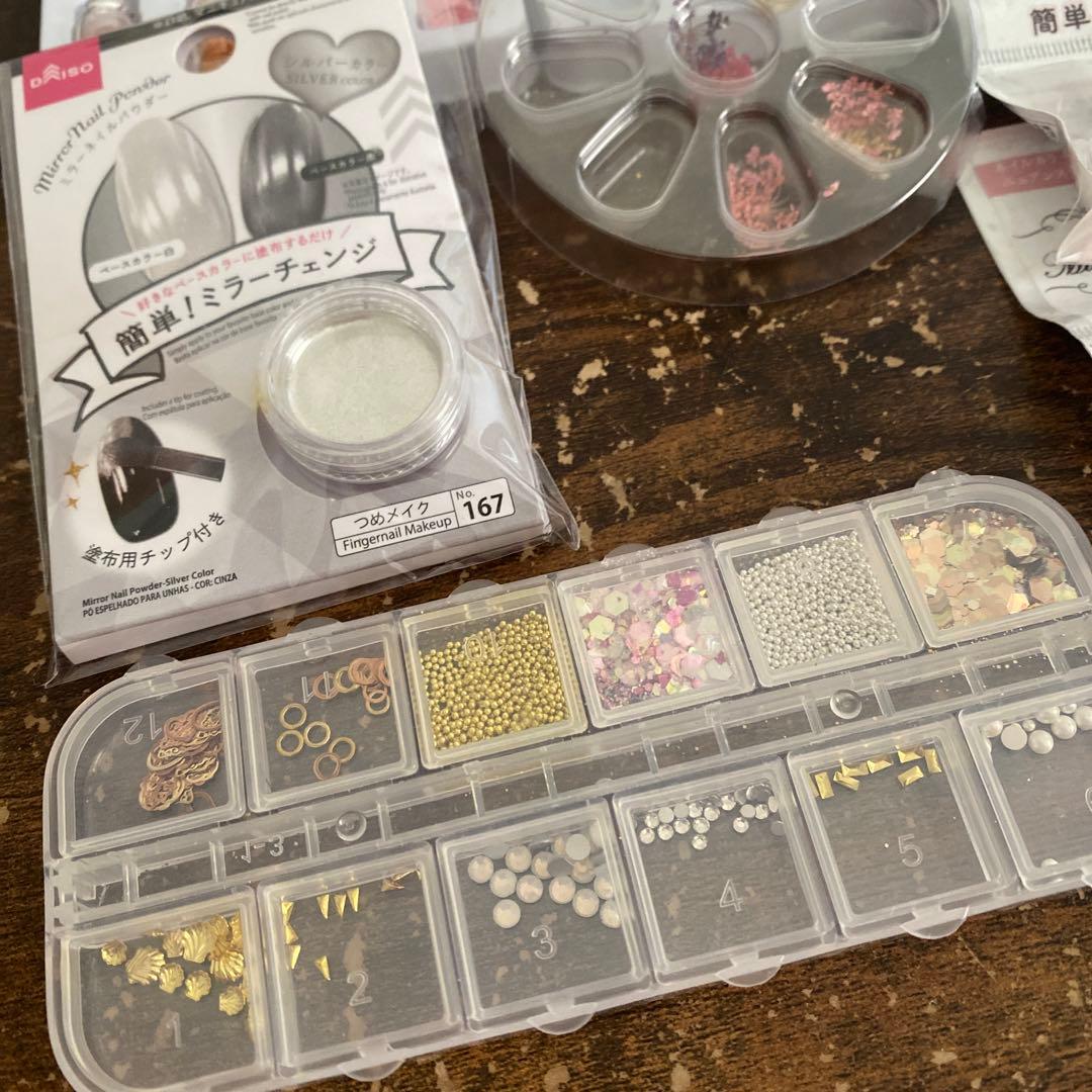 人気！FOLICA ネイルアートセット　セルフネイル　ネイルセット　パーツあり！